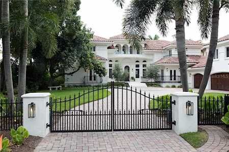 2010 Brightwaters Blvd NE St Petersburg, FL 33704