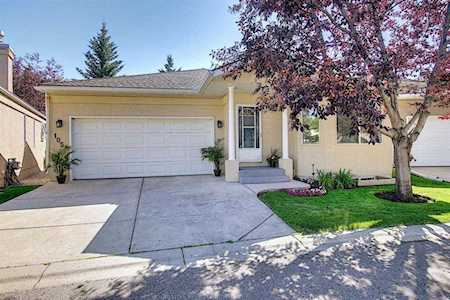 105 Mckenzie Lake Gardens SE Calgary, AB T2Z 3E7