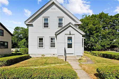 67 Woonsocket Hill Rd North Smithfield, RI 02896