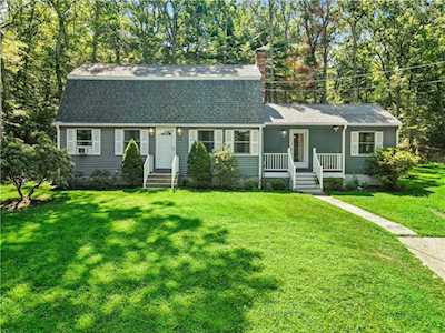 274 Laurel Ln South Kingstown, RI 02892