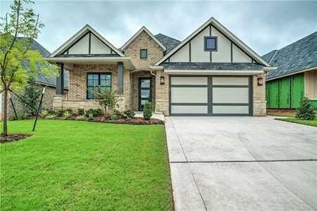 208 Pont Mirabeau Cir. Edmond, OK 73034