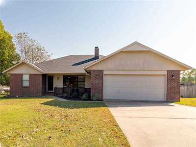 1413 Amy Circle Springdale, AR 72762