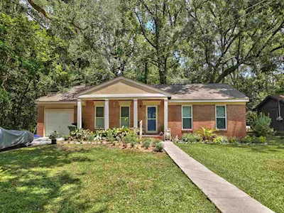 2010 Alton Dr Tallahassee, FL 32303