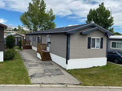 99 Arbour Lake Rd NW #92 Calgary, AB T3G 4E4