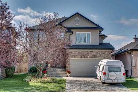 19 Westridge Crescent SW Calgary, AB T3H 5C9