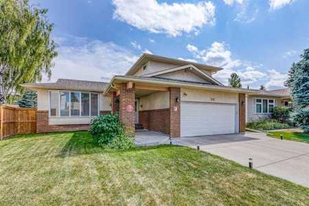 148 Woodside Circle SW Calgary, AB T2W 3K3