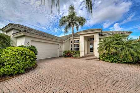 8825 New Castle Dr Fort Myers, FL 33908