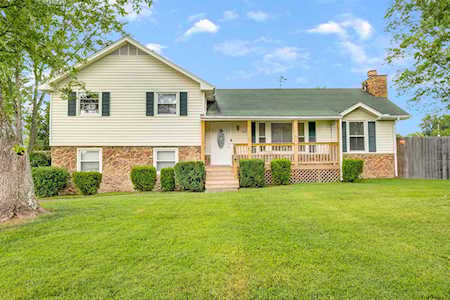 103 Iris Ct Hendersonville, TN 37075