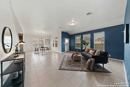 109 Blaze Moon Cibolo, TX 78108
