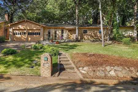 800 Red Oak Lane Arlington, TX 76012