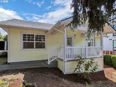 7614 SW 32nd Ave Portland, OR 97219