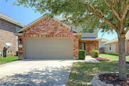 105 Housefinch Loop Leander, TX 78641