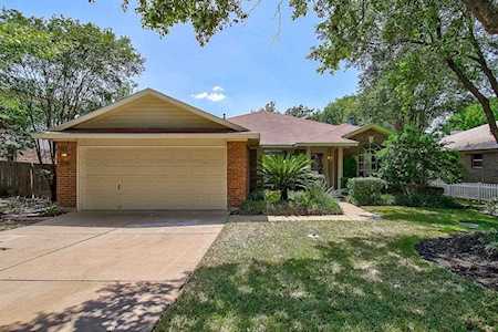 1302 Leah Ln Round Rock, TX 78665