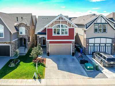 31 Marquis Cove SE Calgary, AB T3M 1V8