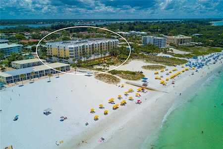 915 Seaside Dr Sarasota, FL 34242