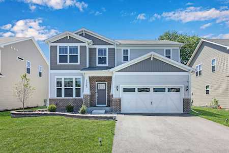 1323 Bayou Path Ct Naperville, IL 60563