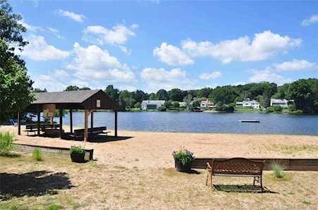 351 Ridgewood Road West Hartford, CT 06107
