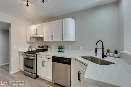 904 Grammy Dr Las Vegas, NV 89145