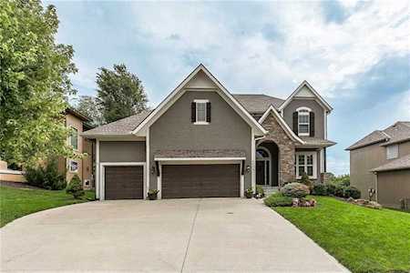 6015 Hilltop Dr Shawnee, KS 66226