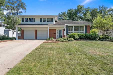 336 Elmwood Dr Naperville, IL 60540