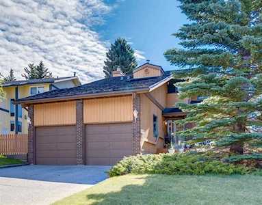 140 Ranch Estates Dr NW Calgary, AB T3G 1K4