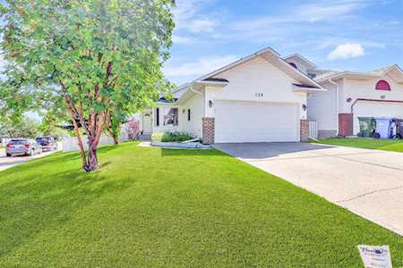 139 Macewan Ridge Close Calgary, AB T3K 3J4