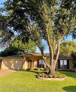 2820 Cripple Creek Trail Grapevine, TX 76051