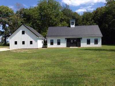1506 S State Road 19 Road Bourbon, IN 46511