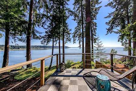7275 Pebble Beach Dr NE Suquamish, WA 98392