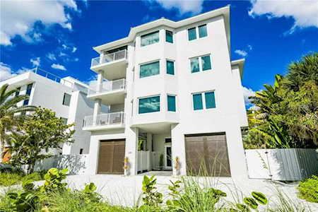 645 Beach Rd Sarasota, FL 34242