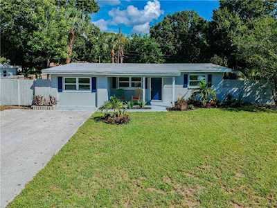 5516 Pine CIRCLE NE St Petersburg, FL 33703
