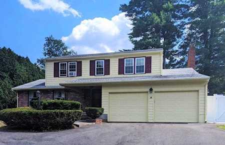 14 Spring Glen Circle Braintree, MA 02184