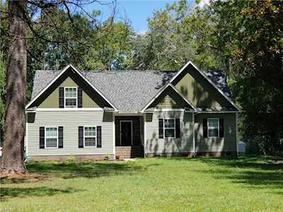 304 Snowberry Ln Chesapeake, VA 23320