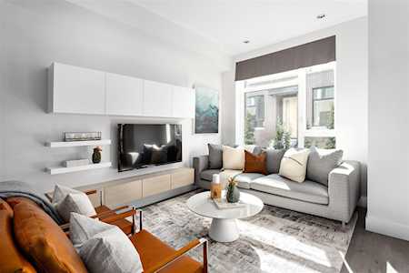 7597 Yukon Street Vancouver, BC V5X 2Y4
