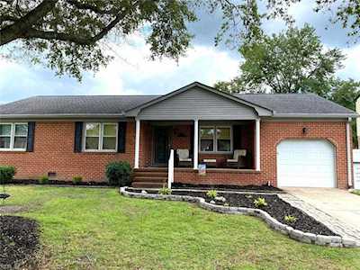 5404 Peggy Circle Virginia Beach, VA 23464