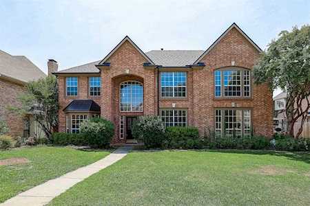 2805 Greenbrook Court Grapevine, TX 76051