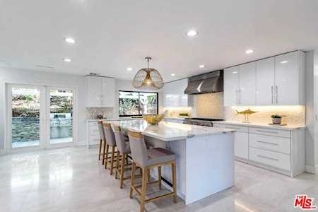 24523 Park Granada Calabasas, CA 91302