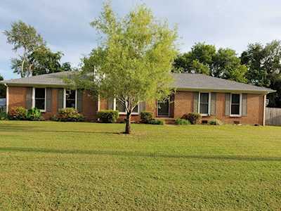 2539 Braxton Bragg Dr Murfreesboro, TN 37129