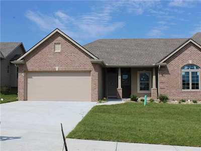 4704 W Stonebridge Dr St Joseph, MO 64505