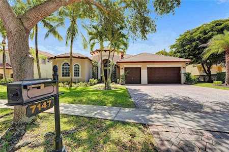 7147 NW 71st Ter Parkland, FL 33067
