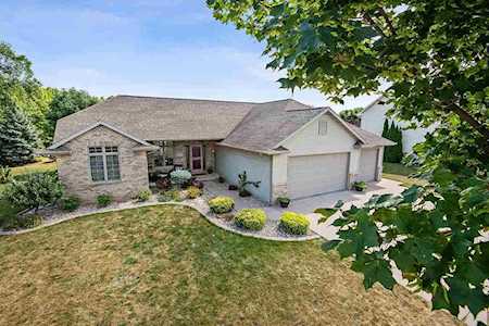 219 Hidden Ridges Way Combined Locks, WI 54113