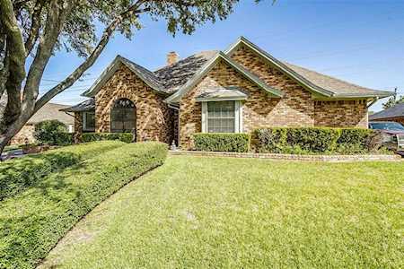 5032 Lake View Circle North Richland Hills, TX 76180