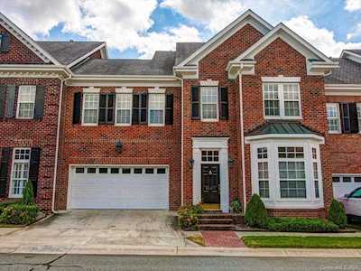 6405 Wakehurst Rd Charlotte, NC 28226