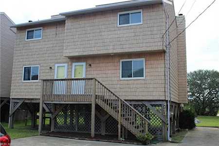 743 W Ocean View Ave Norfolk, VA 23518