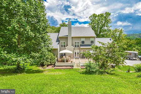 3165 Cabin Run Ln Markham, VA 22643