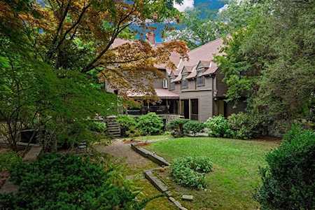 9 Rangeley Road Winchester, MA 01890