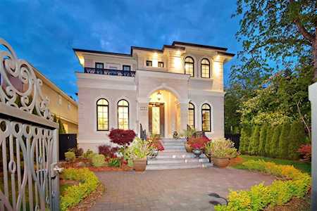 2921 W 41st Avenue Vancouver, BC V6N 3C8