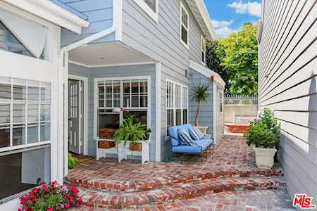 13082 Mindanao Way #9 Marina Del Rey, CA 90292