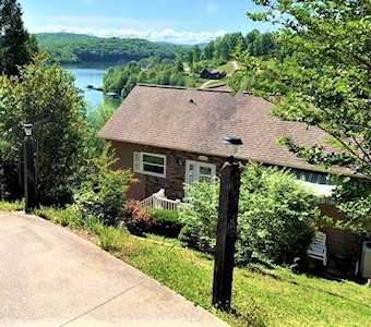 624 Shanghai Landing Lane Ln Lafollette, TN 37766