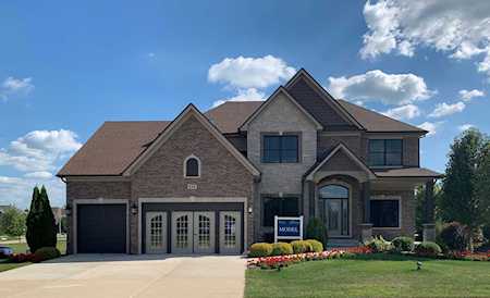 484 Deerfield Dr Oswego, IL 60543